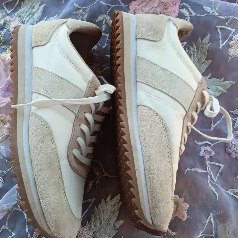 J. Crew Cream and Tan Colorblock Casual Sneakers. Preppy. Outdoor